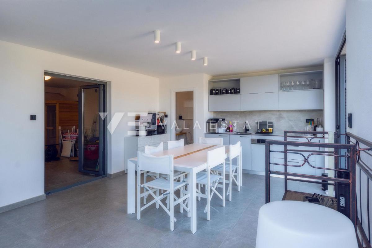 CASA MODERNA INDIPENDENTE CON PISCINA E VISTA MARE