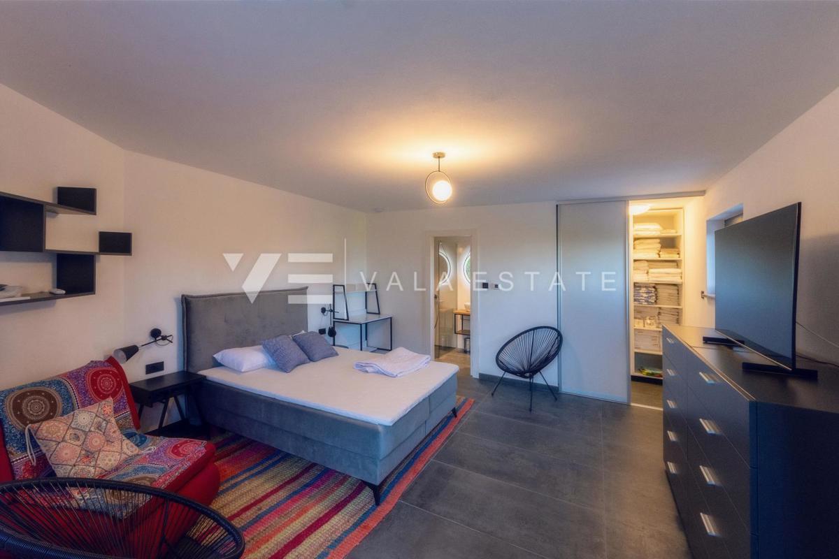 CASA MODERNA INDIPENDENTE CON PISCINA E VISTA MARE