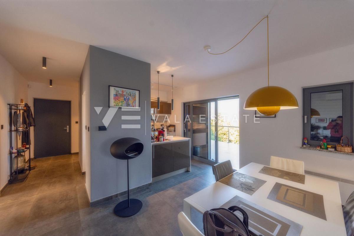 CASA MODERNA INDIPENDENTE CON PISCINA E VISTA MARE