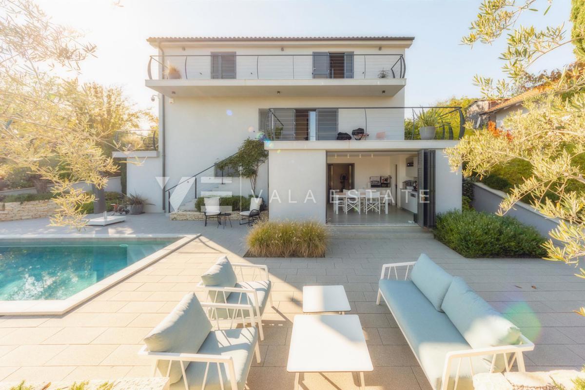 CASA MODERNA INDIPENDENTE CON PISCINA E VISTA MARE