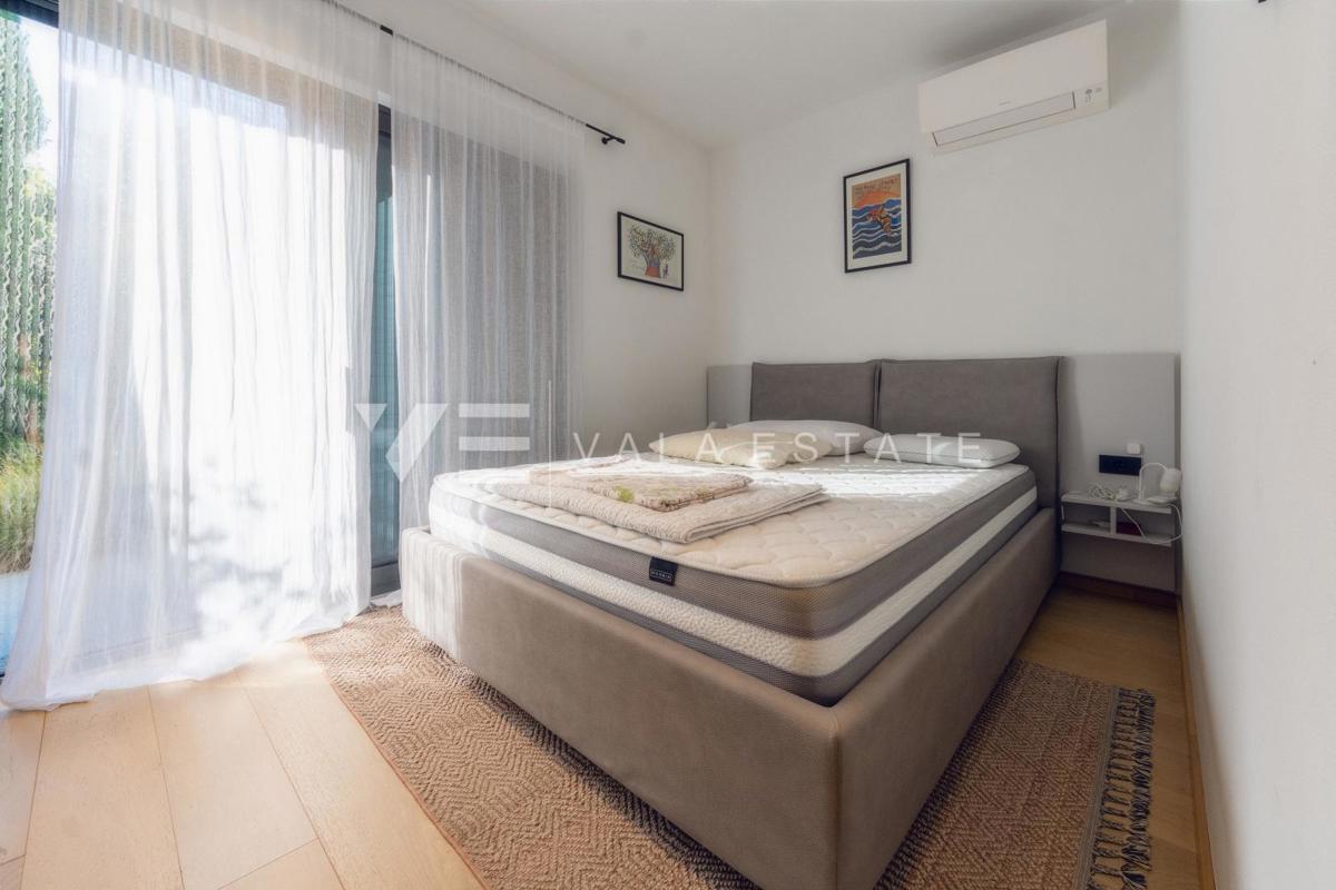 CASA MODERNA INDIPENDENTE CON PISCINA E VISTA MARE