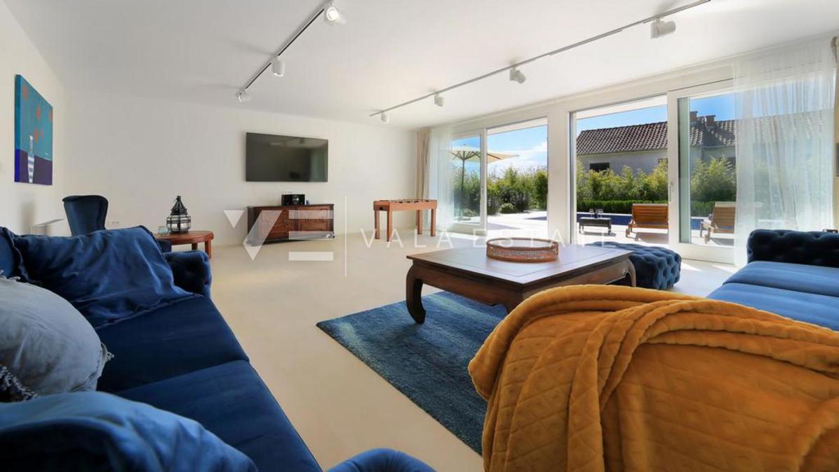 VILLA MODERNA INDIPENDENTE CON PISCINA E VISTA MARE