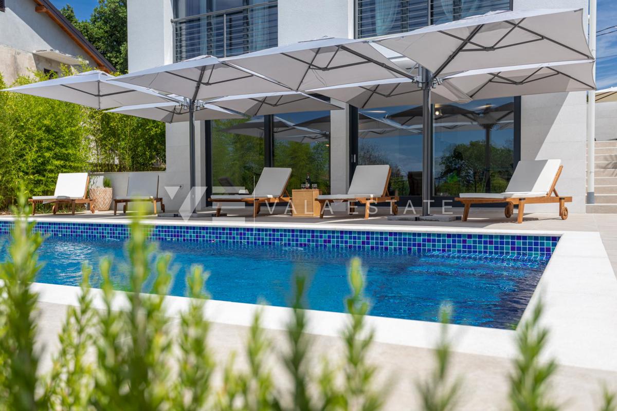 VILLA MODERNA INDIPENDENTE CON PISCINA E VISTA MARE