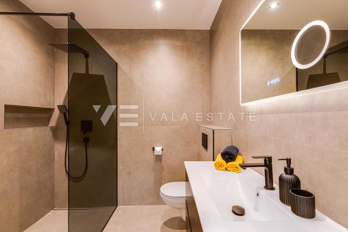 NUOVA CASA INDIPENDENTE CON PISCINA IN POSIZIONE TRANQUILLA