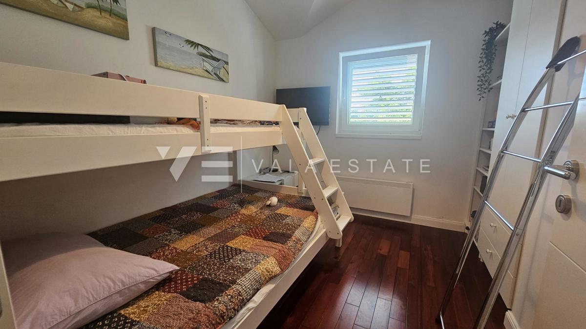 COMODO ATTICO VICINO ALLA SPIAGGIA E AL CENTRO