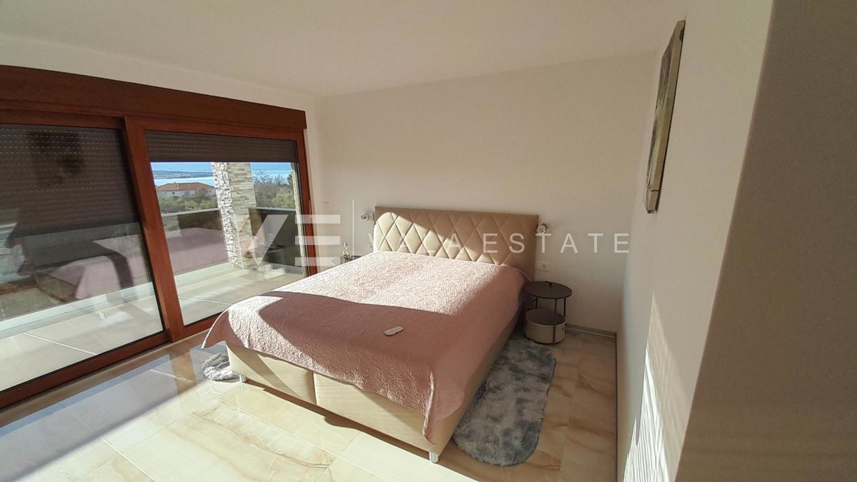 NUOVA CASA INDIPENDENTE CON PISCINA E VISTA MARE