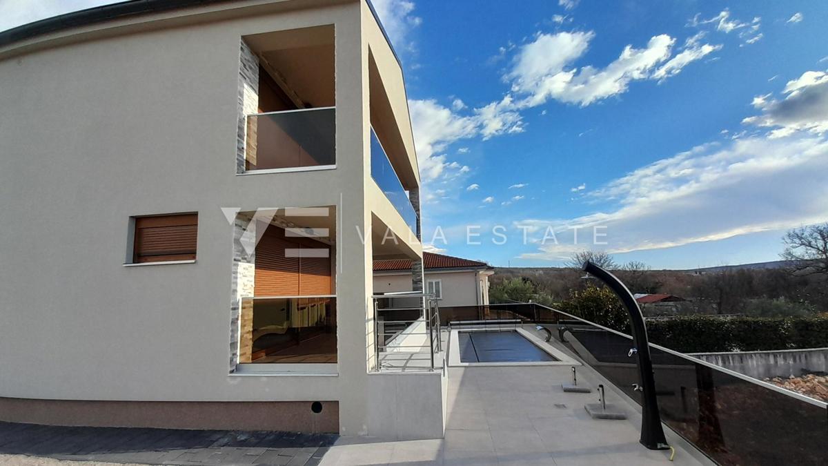 NUOVA CASA INDIPENDENTE CON PISCINA E VISTA MARE