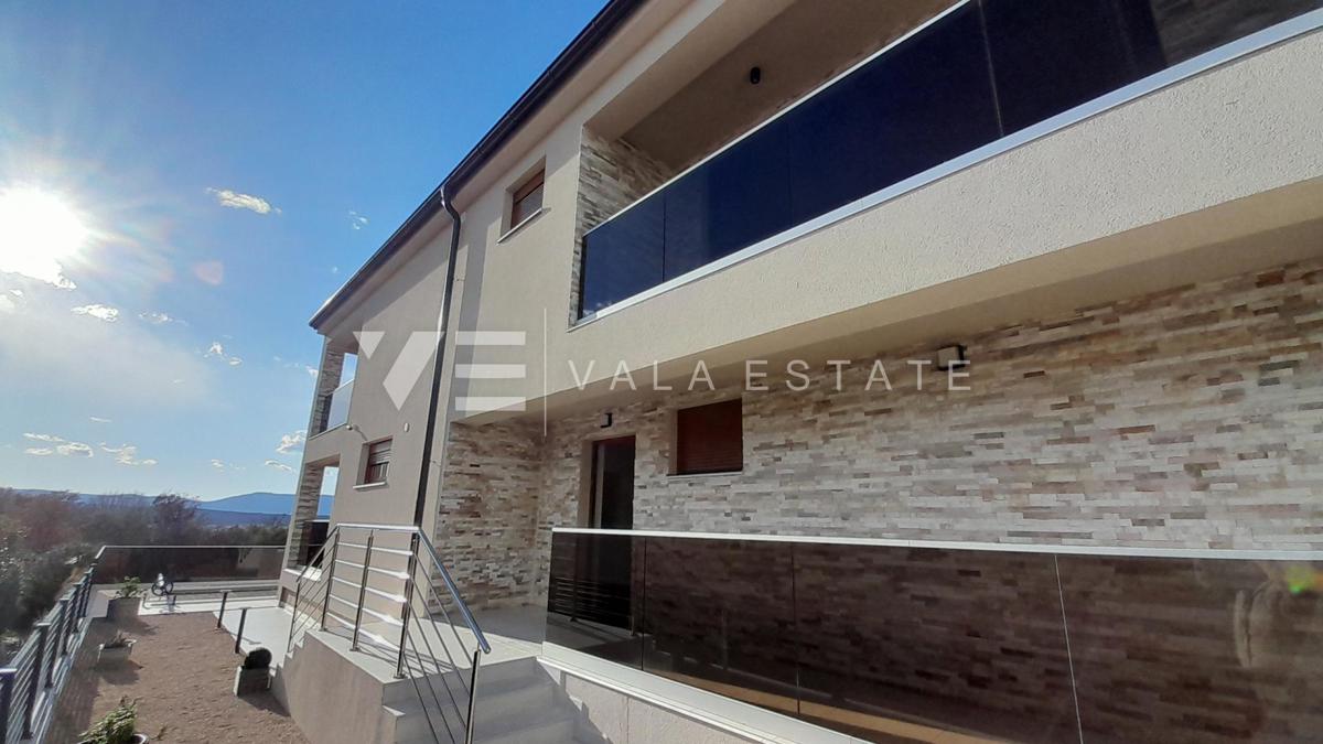 NUOVA CASA INDIPENDENTE CON PISCINA E VISTA MARE