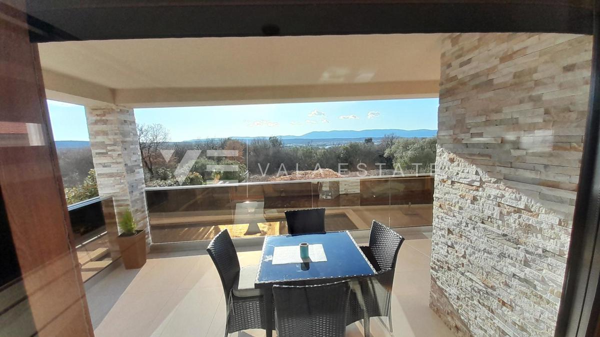 NUOVA CASA INDIPENDENTE CON PISCINA E VISTA MARE