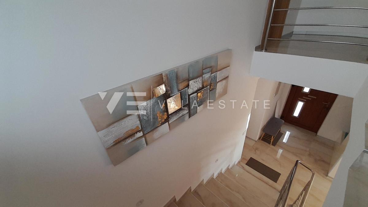 NUOVA CASA INDIPENDENTE CON PISCINA E VISTA MARE