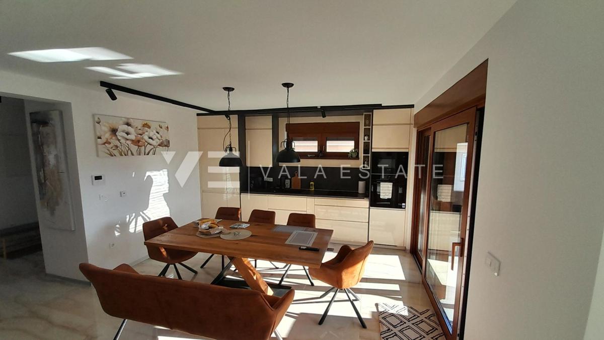 NUOVA CASA INDIPENDENTE CON PISCINA E VISTA MARE