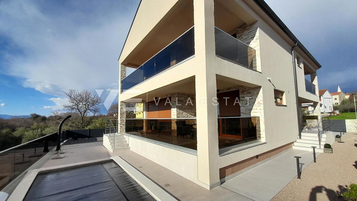 NUOVA CASA INDIPENDENTE CON PISCINA E VISTA MARE