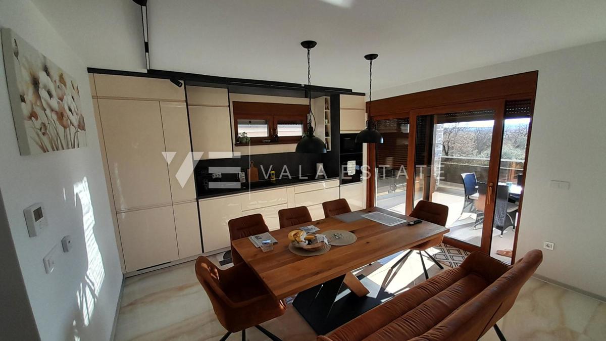 NUOVA CASA INDIPENDENTE CON PISCINA E VISTA MARE