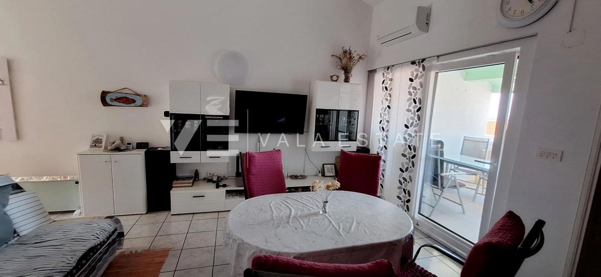 APPARTAMENTO ARREDATO CON UNA CAMERA DA LETTO E VISTA MARE