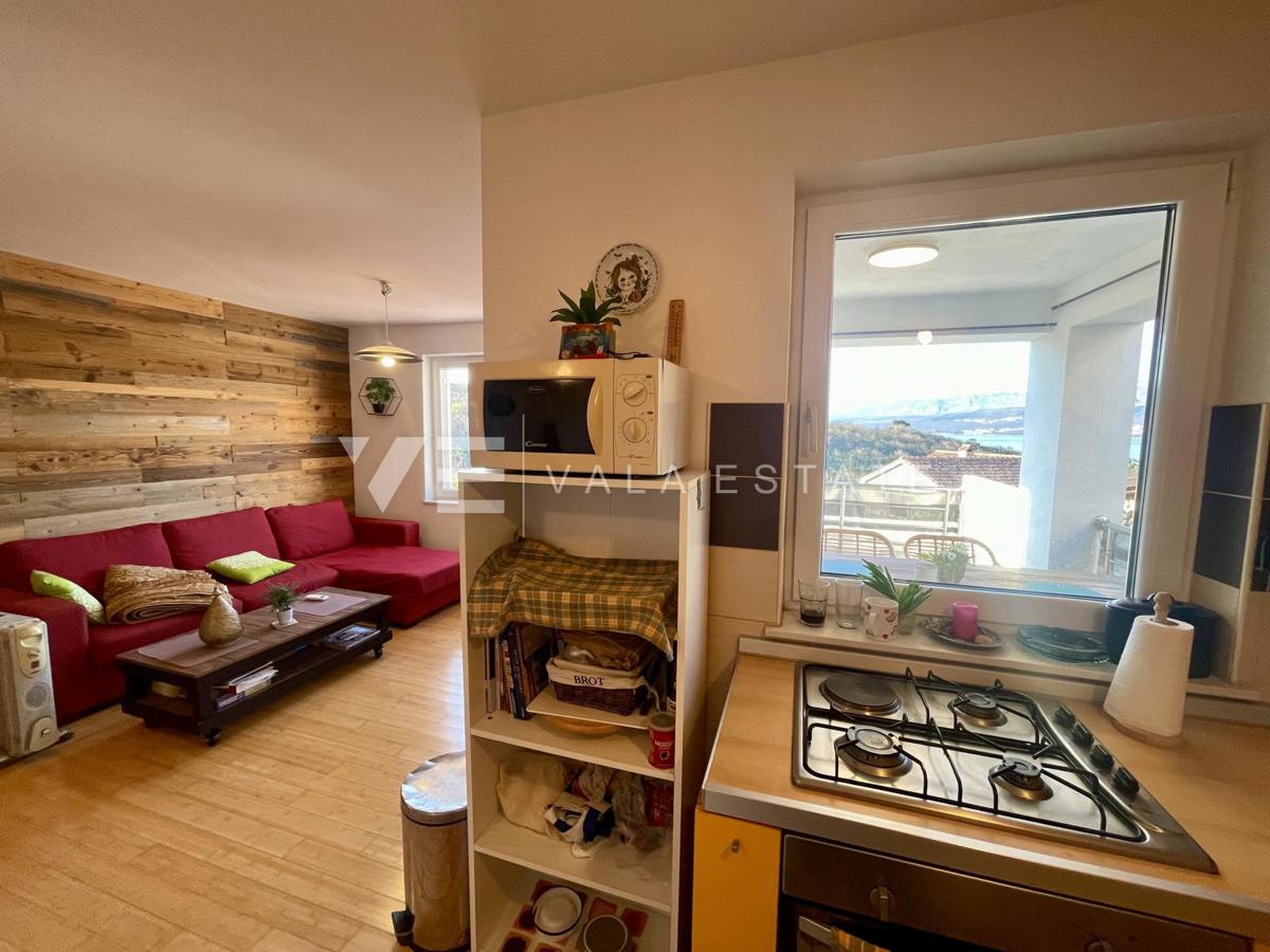 APPARTAMENTO CON DUE CAMERE DA LETTO E VISTA MARE IN UN'OTTIMA POSIZIONE