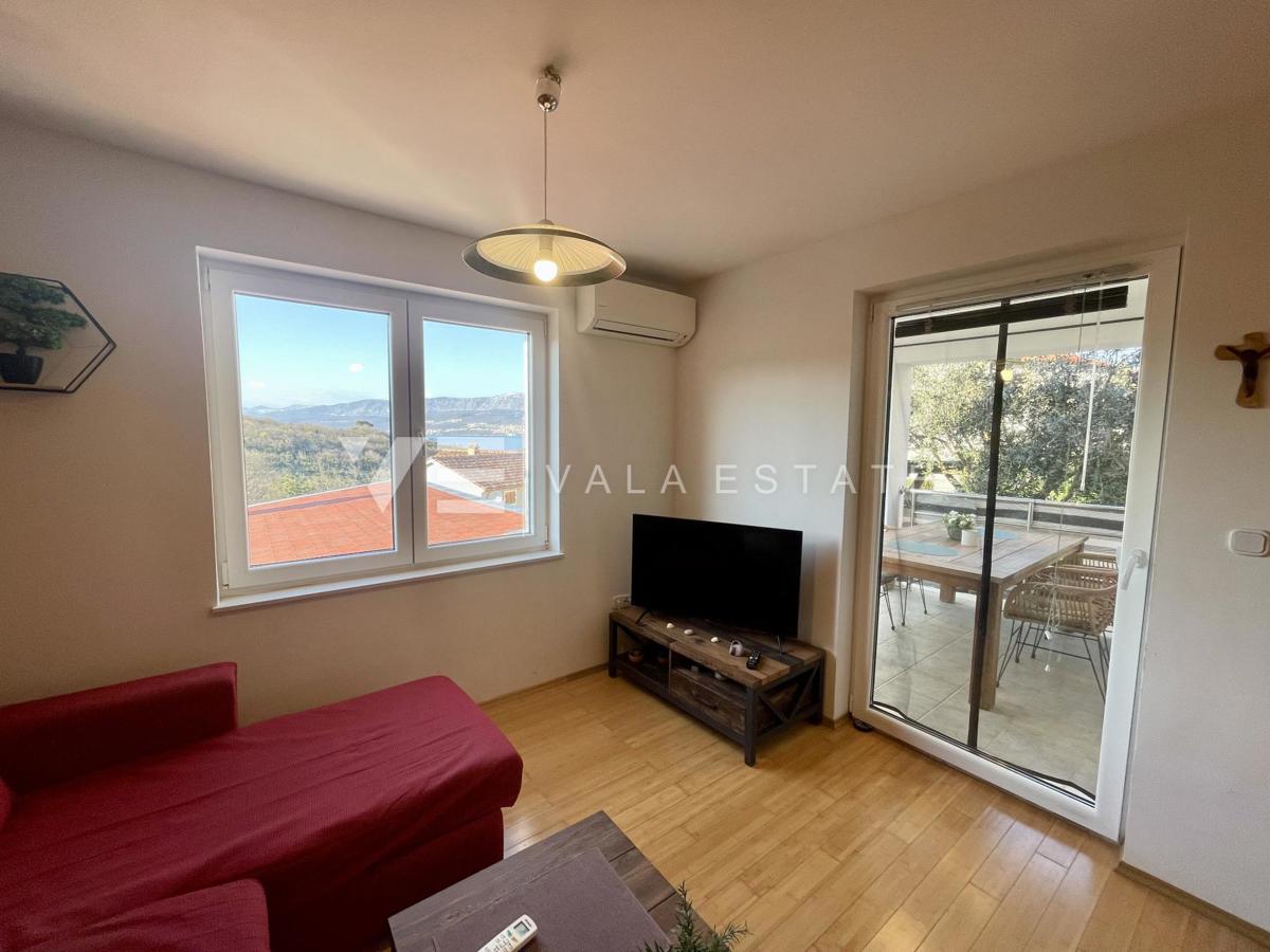 APPARTAMENTO CON DUE CAMERE DA LETTO E VISTA MARE IN UN'OTTIMA POSIZIONE