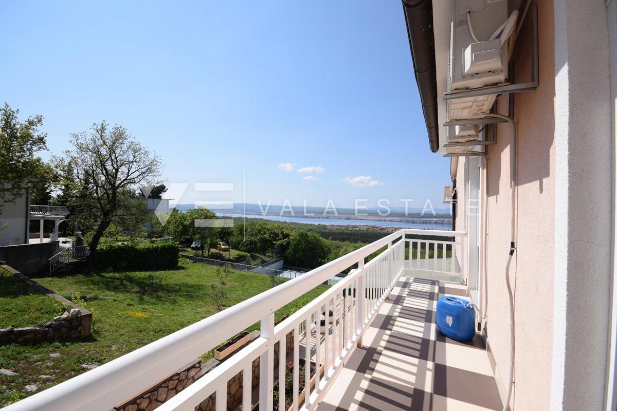 BELLA CASA DI LUSSO CON PISCINA, CAMPO DA TENNIS E APERTA VISTA SUL MARE