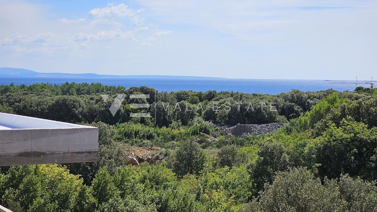 LUSSO APPARTAMENTO AL PIANO TERRA CON VISTA MARE