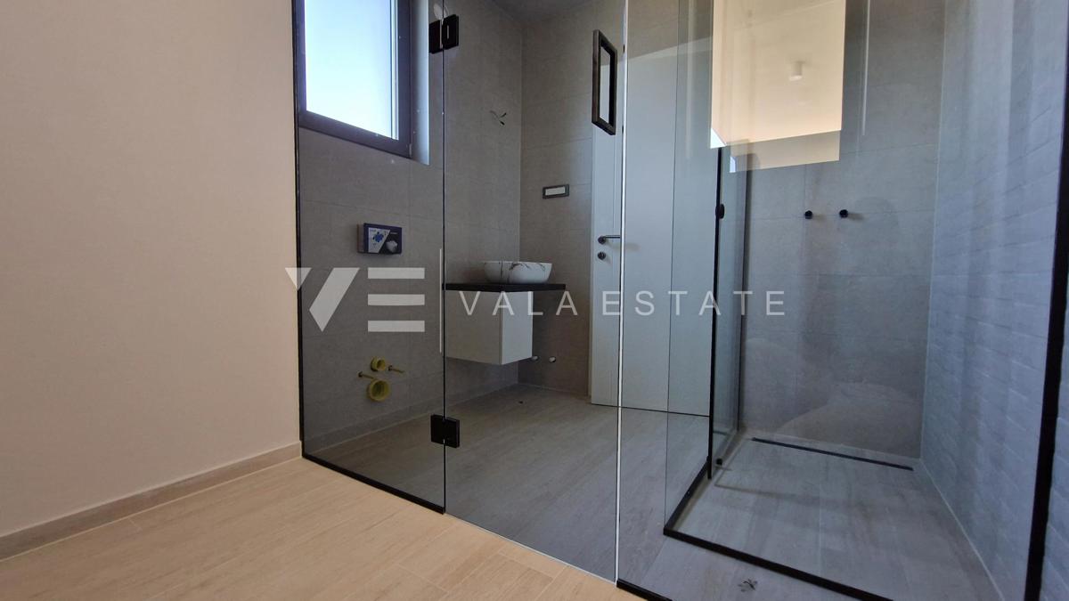 NUOVA VILLA INDIPENDENTE CON PISCINA E VISTA MARE