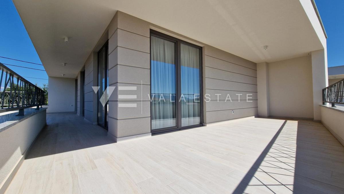 NUOVA VILLA INDIPENDENTE CON PISCINA E VISTA MARE