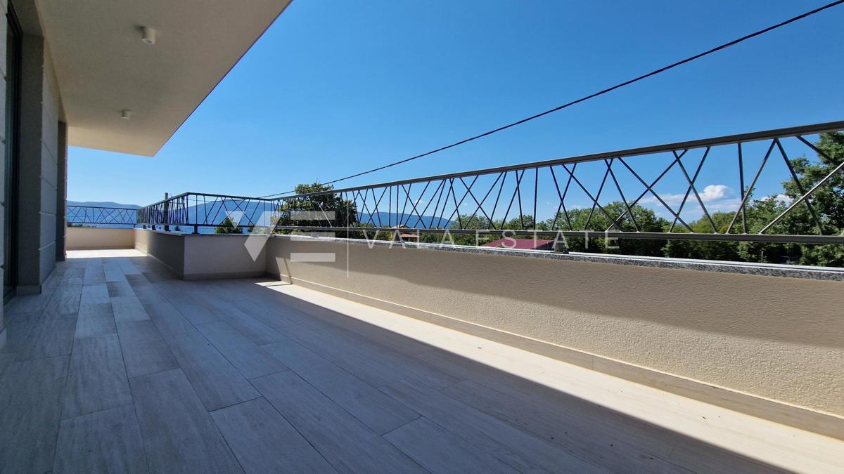 NUOVA VILLA INDIPENDENTE CON PISCINA E VISTA MARE