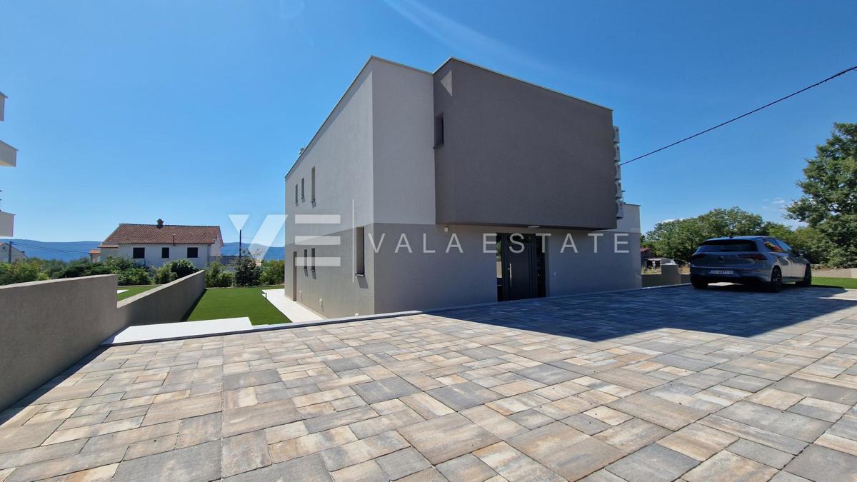 NUOVA VILLA INDIPENDENTE CON PISCINA E VISTA MARE
