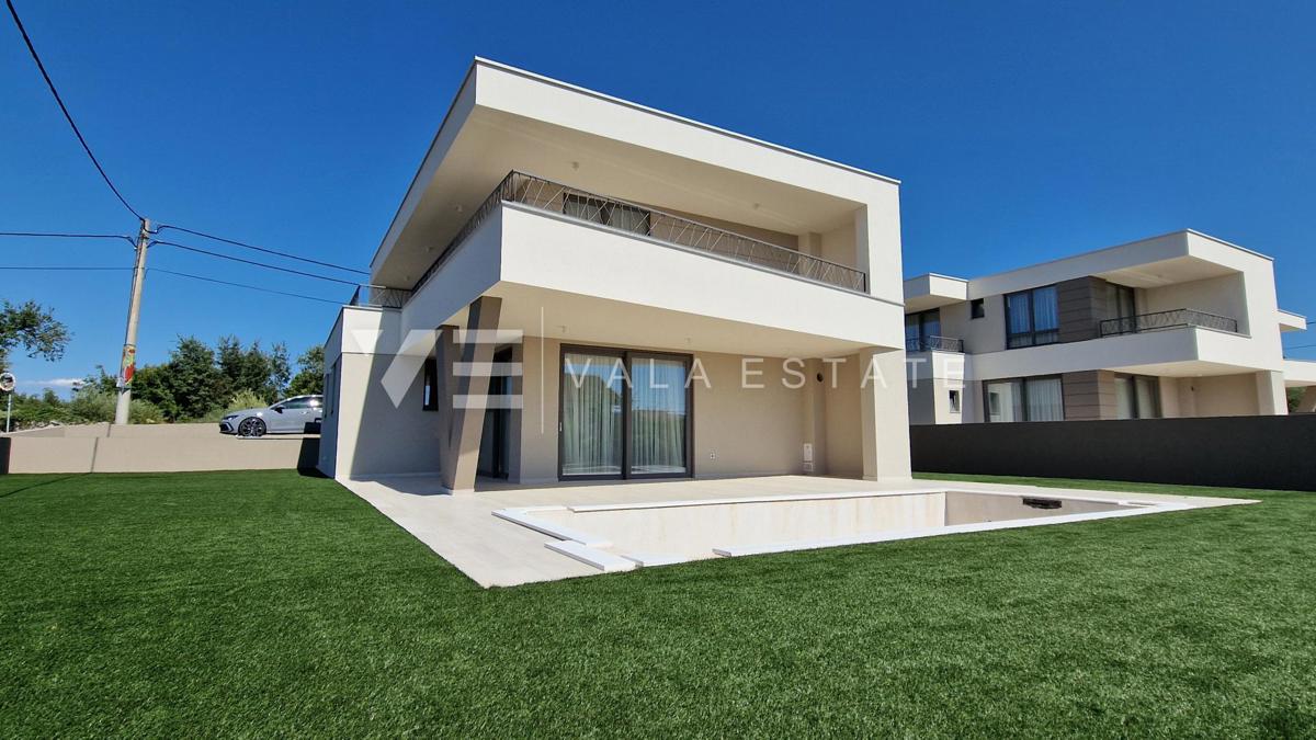 NUOVA VILLA INDIPENDENTE CON PISCINA E VISTA MARE