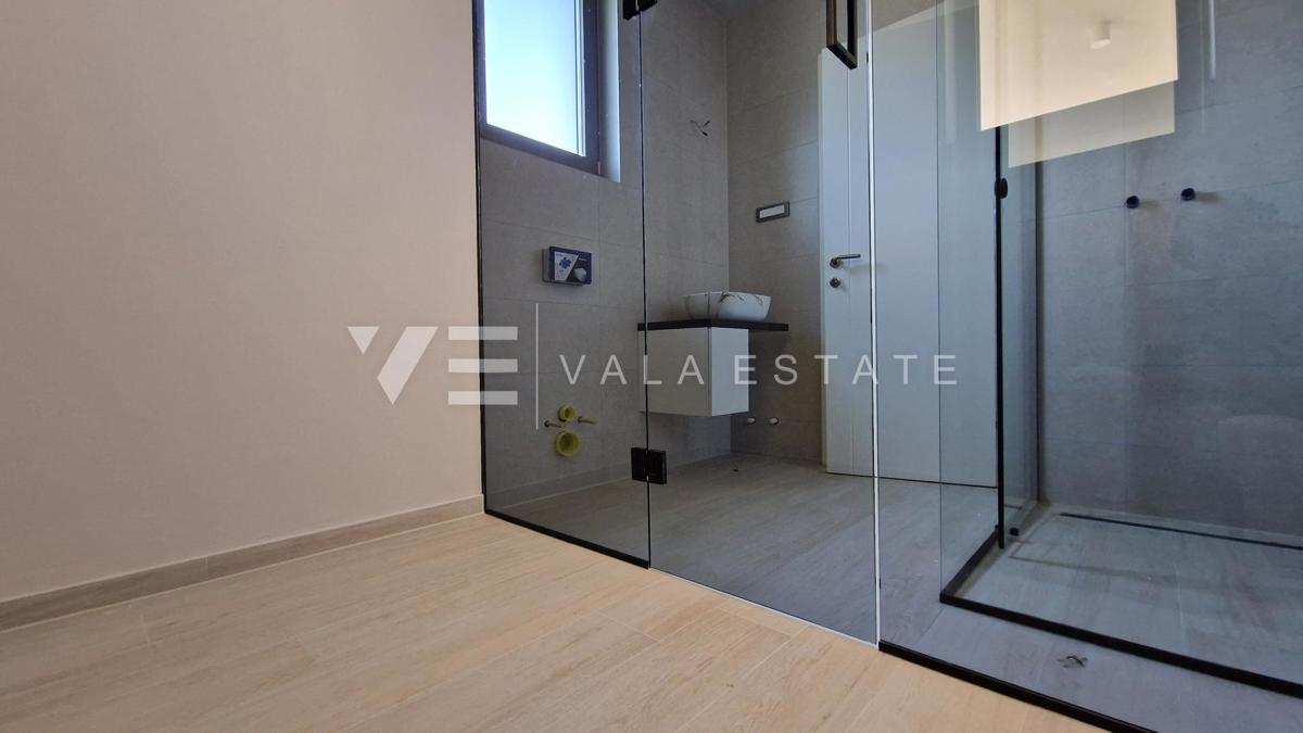 NUOVA VILLA INDIPENDENTE CON PISCINA E VISTA MARE