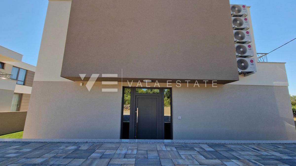 NUOVA VILLA INDIPENDENTE CON PISCINA E VISTA MARE