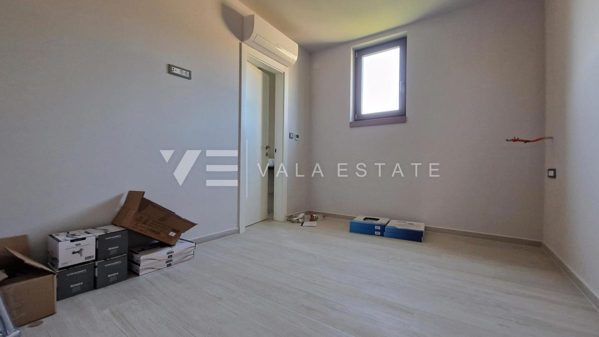 NUOVA VILLA INDIPENDENTE CON PISCINA E VISTA MARE