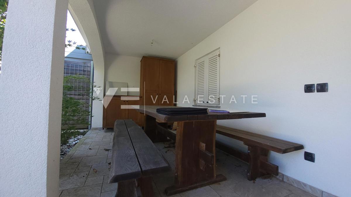 CASA DOPPIA CON GIARDINO IN POSIZIONE TRANQUILLA