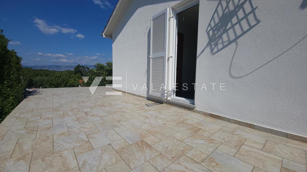 CASA DOPPIA CON GIARDINO IN POSIZIONE TRANQUILLA