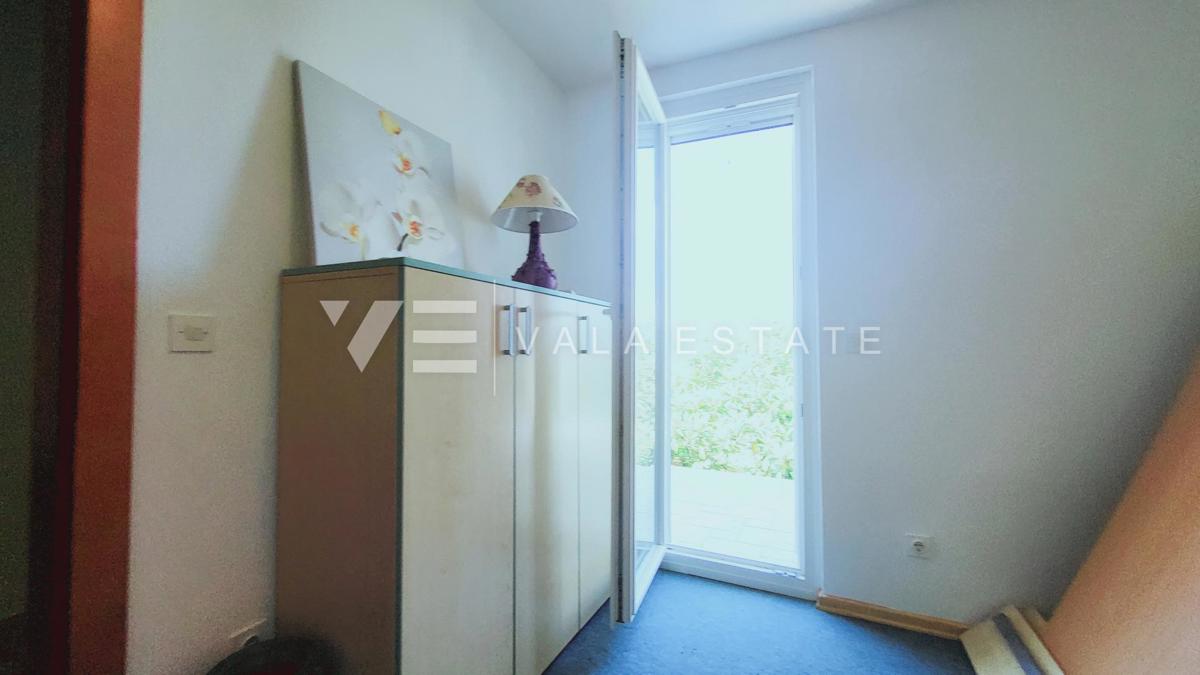 CASA DOPPIA CON GIARDINO IN POSIZIONE TRANQUILLA