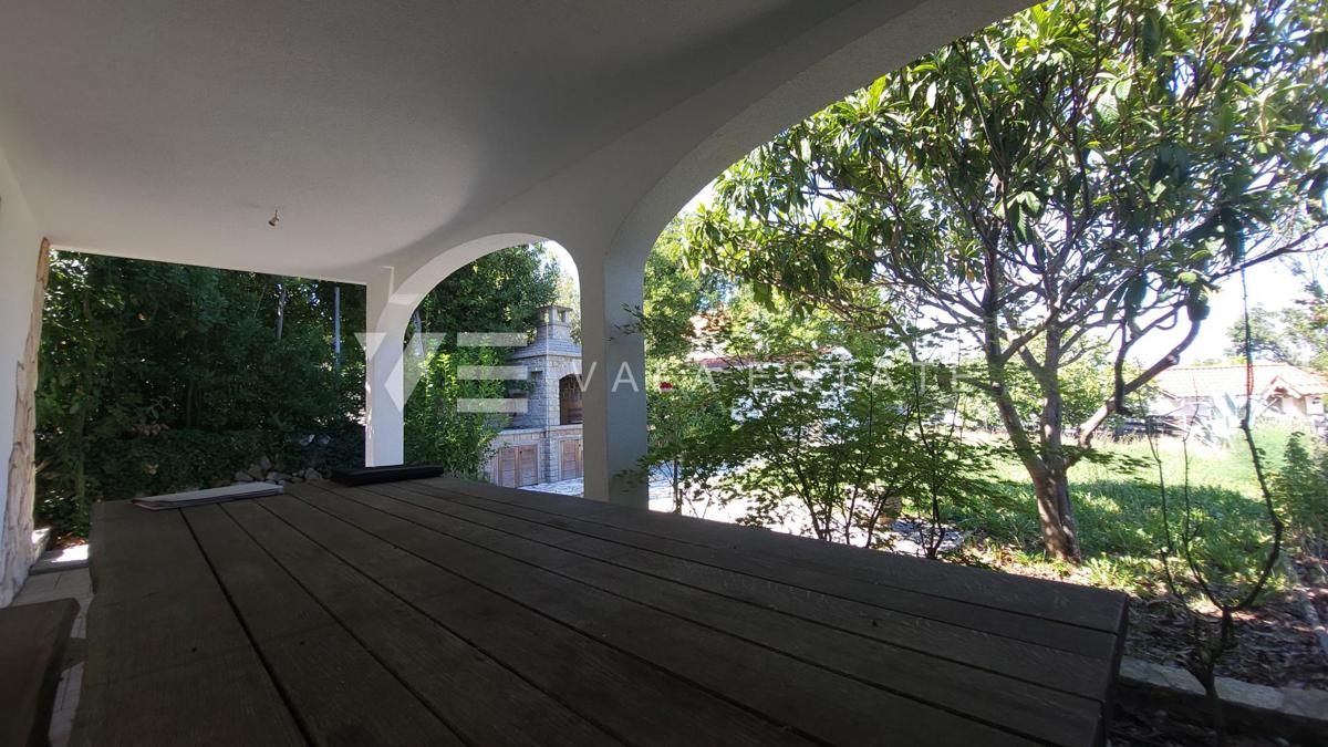 CASA DOPPIA CON GIARDINO IN POSIZIONE TRANQUILLA