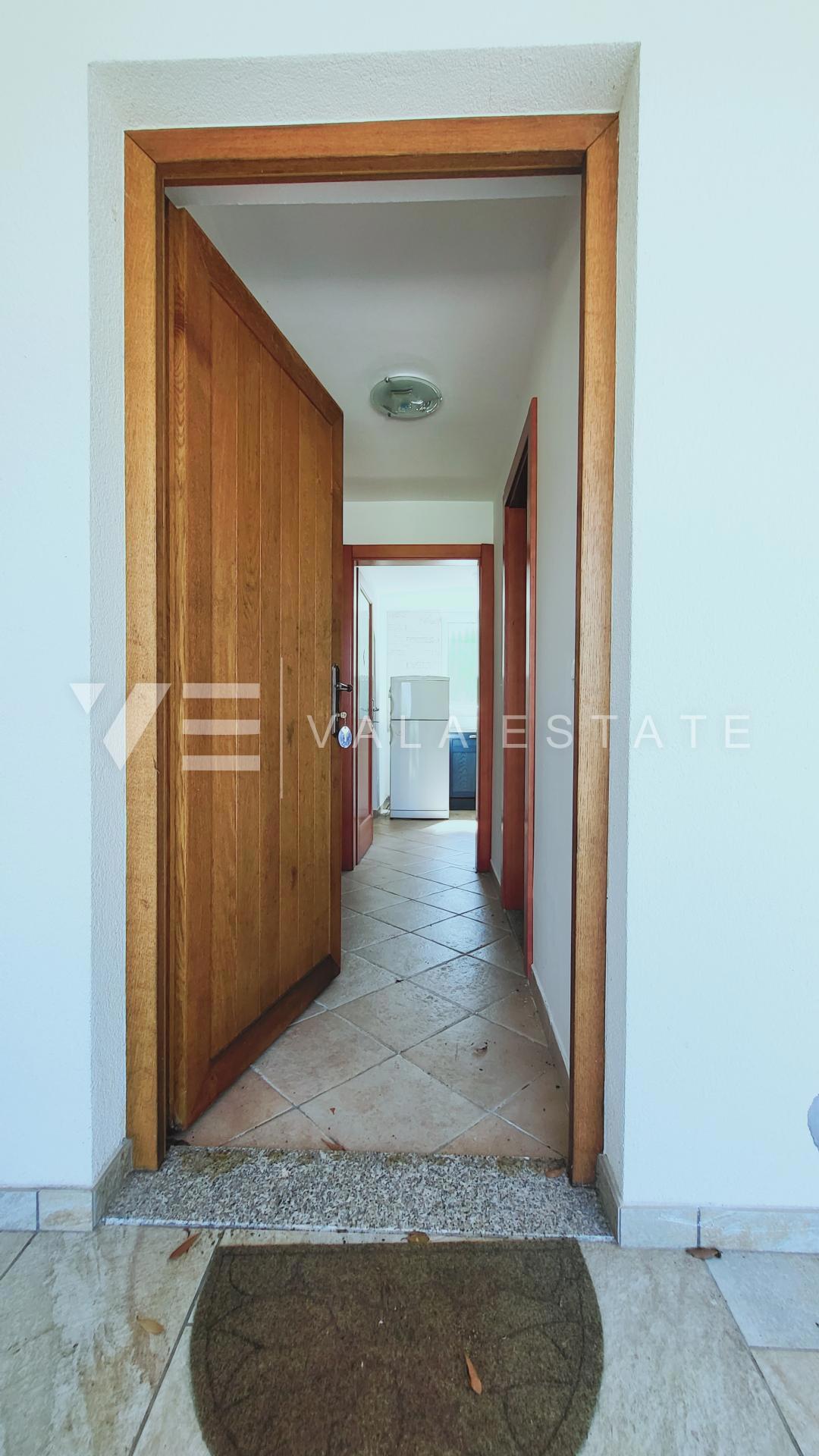 CASA DOPPIA CON GIARDINO IN POSIZIONE TRANQUILLA
