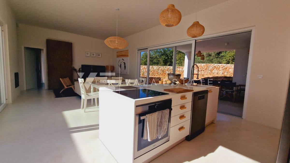 NUOVA VILLA MEDITERRANEA CON PISCINA E VISTA MARE