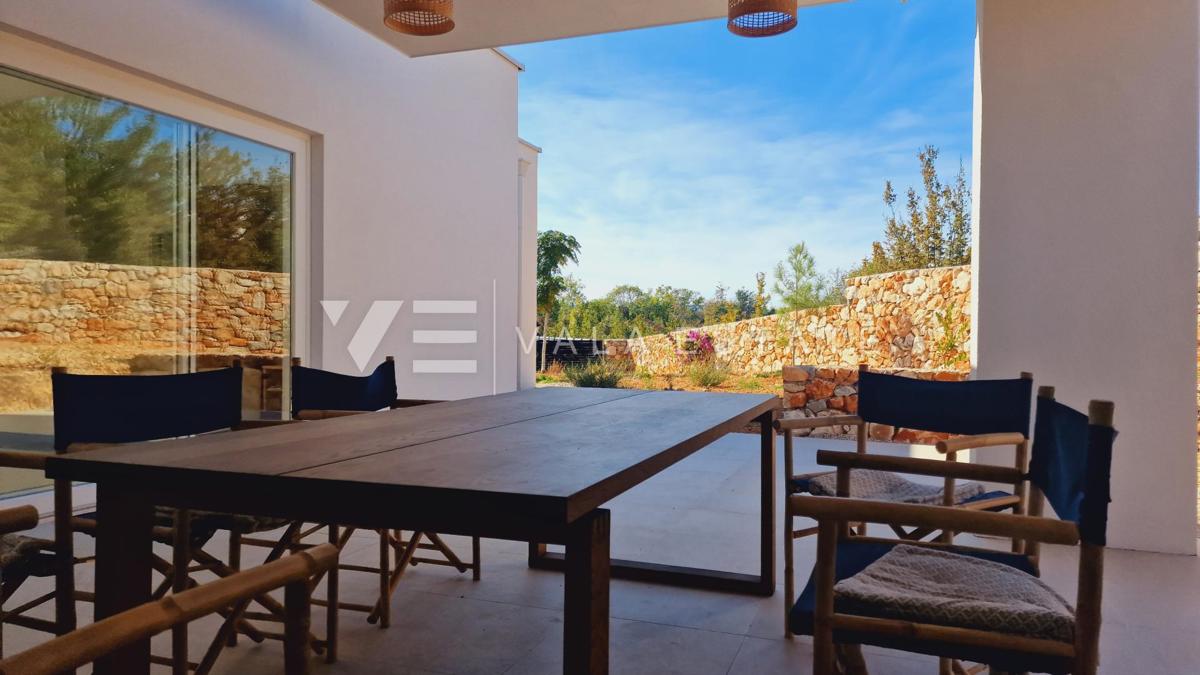 NUOVA VILLA MEDITERRANEA CON PISCINA E VISTA MARE