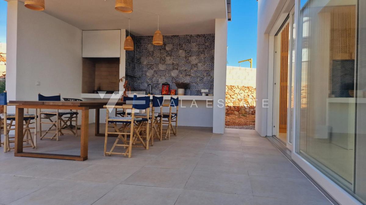NUOVA VILLA MEDITERRANEA CON PISCINA E VISTA MARE