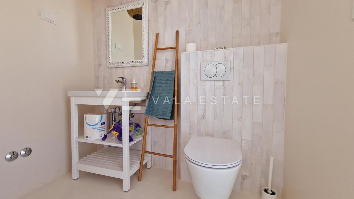 NUOVA VILLA MEDITERRANEA CON PISCINA E VISTA MARE