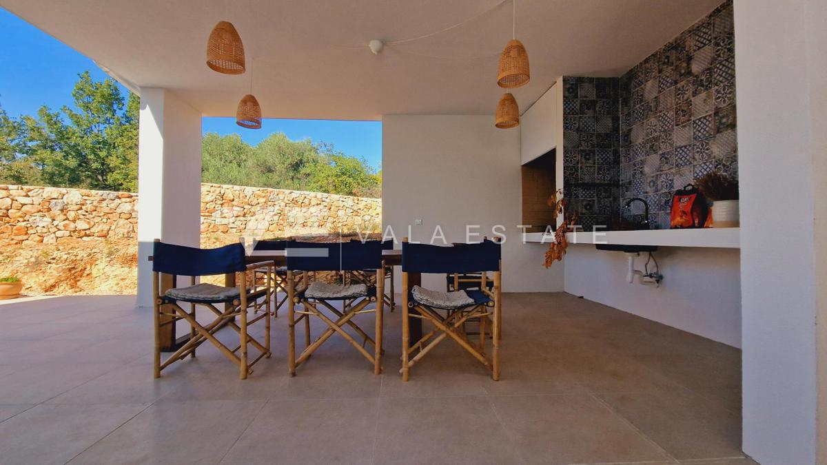 NUOVA VILLA MEDITERRANEA CON PISCINA E VISTA MARE