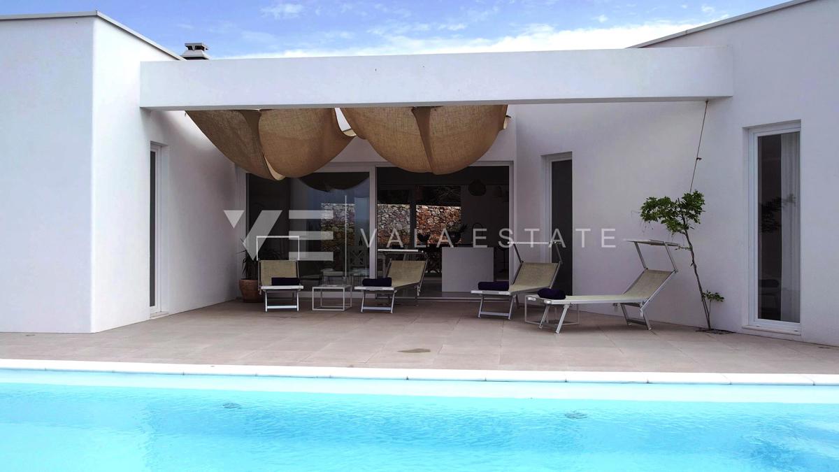 NUOVA VILLA MEDITERRANEA CON PISCINA E VISTA MARE