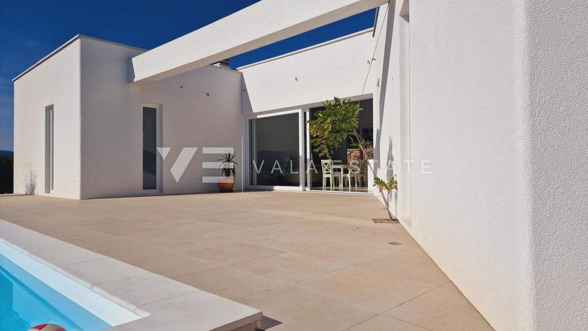 NUOVA VILLA MEDITERRANEA CON PISCINA E VISTA MARE