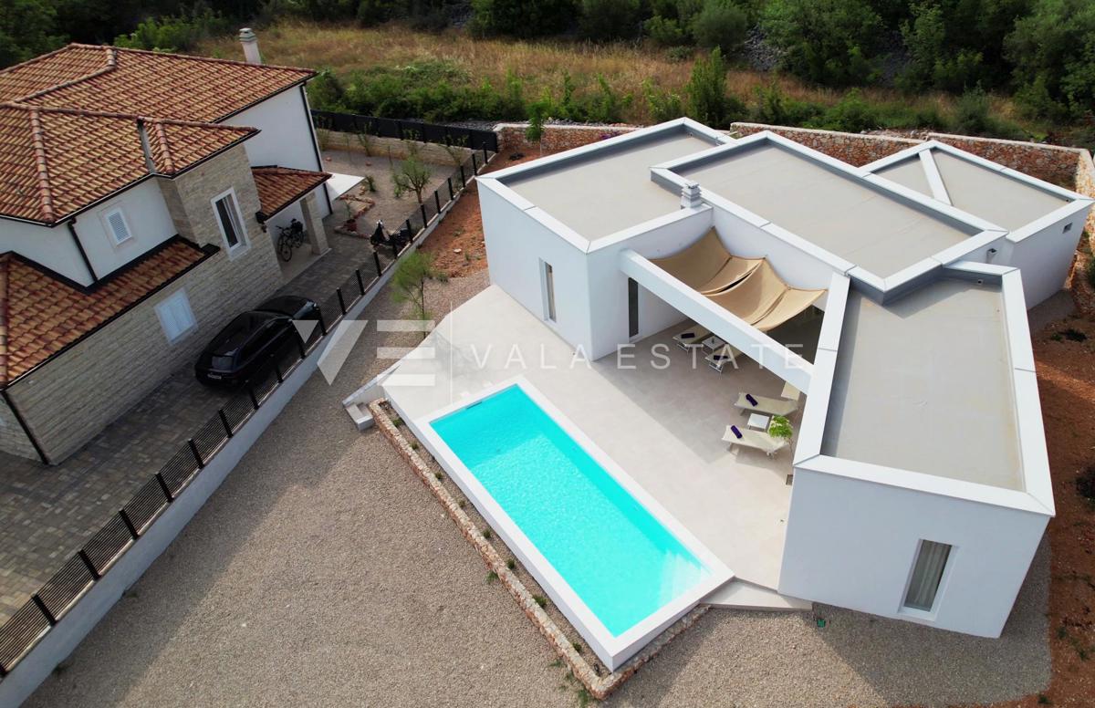 NUOVA VILLA MEDITERRANEA CON PISCINA E VISTA MARE