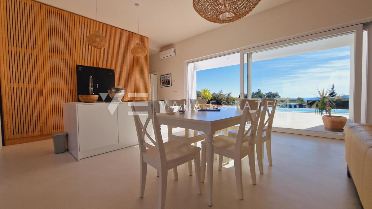 NUOVA VILLA MEDITERRANEA CON PISCINA E VISTA MARE