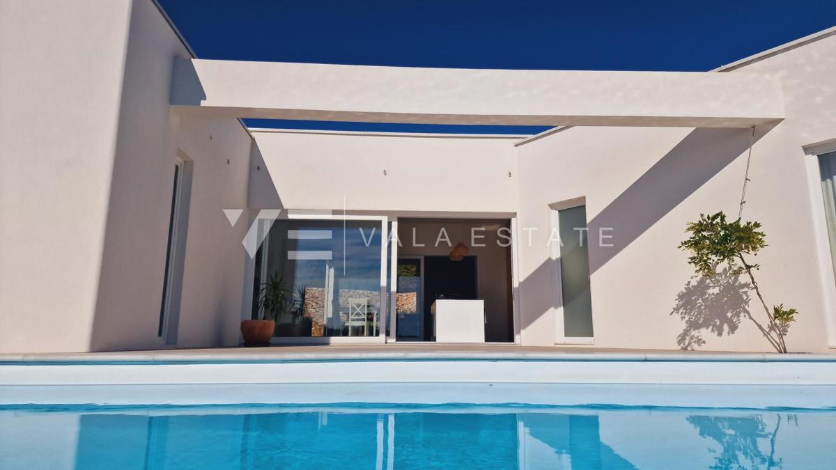 NUOVA VILLA MEDITERRANEA CON PISCINA E VISTA MARE