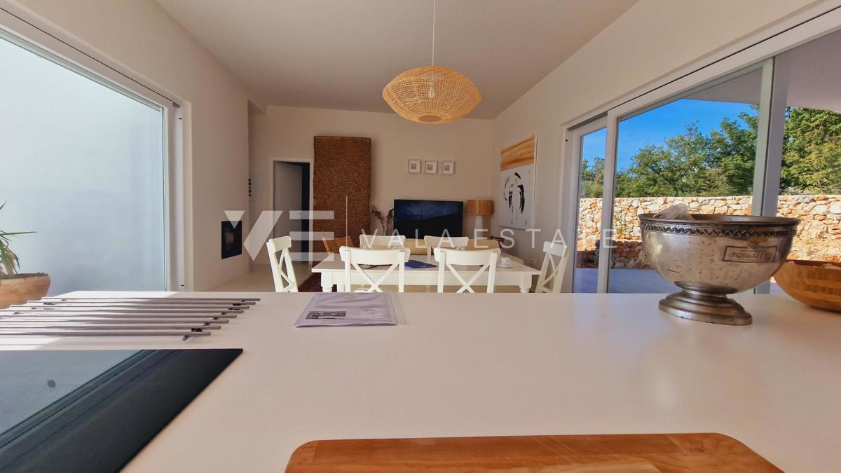 NUOVA VILLA MEDITERRANEA CON PISCINA E VISTA MARE