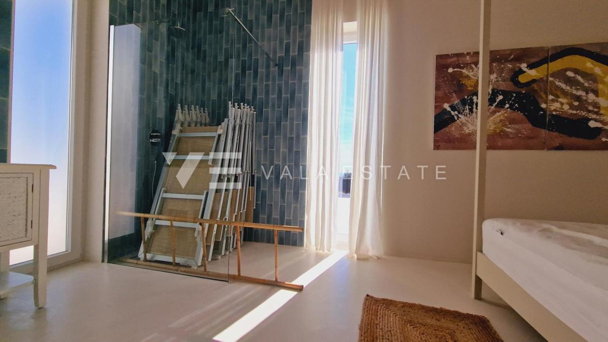 NUOVA VILLA MEDITERRANEA CON PISCINA E VISTA MARE