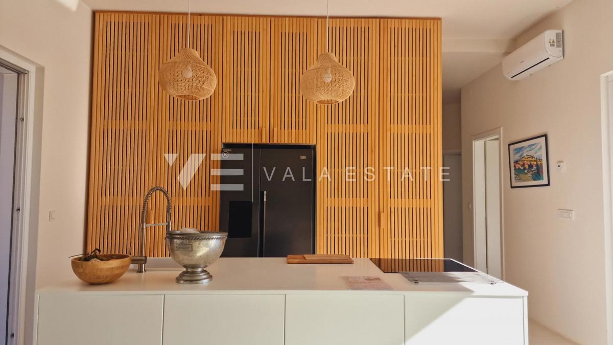 NUOVA VILLA MEDITERRANEA CON PISCINA E VISTA MARE