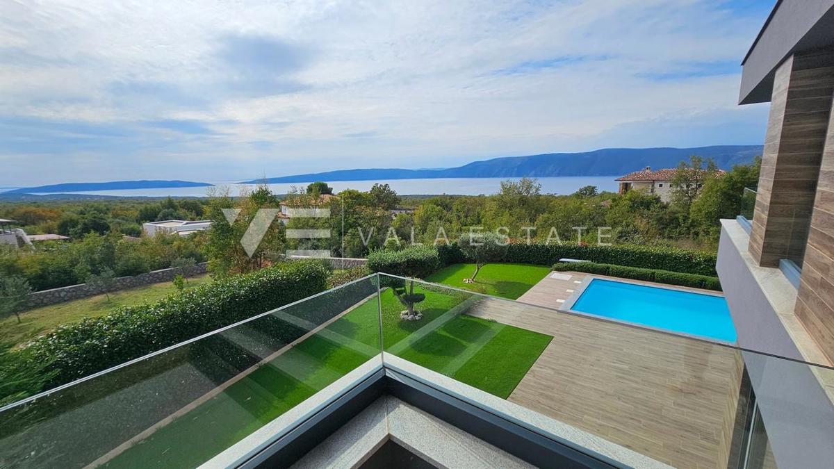 VILLA DI LUSSO CON PISCINA E VISTA MARE