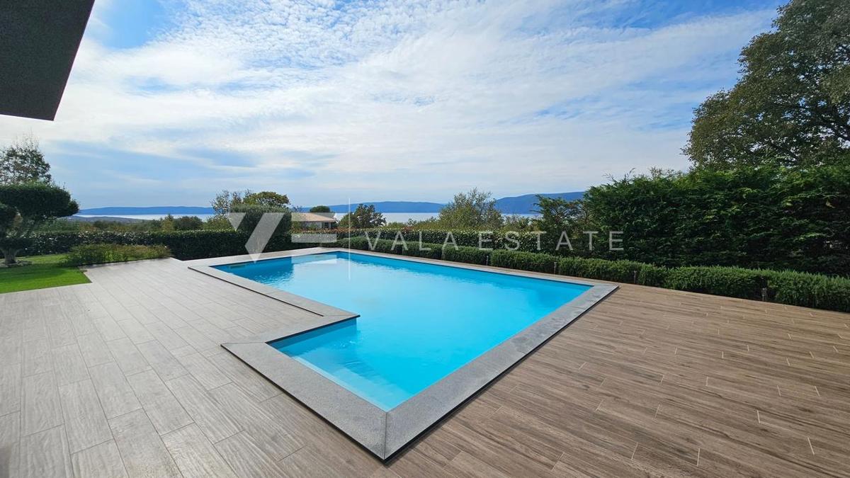 VILLA DI LUSSO CON PISCINA E VISTA MARE